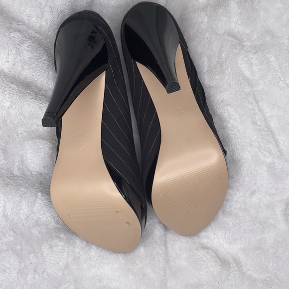 Steve Madden retro striped and pleated tuxedo peep-toe pumps, size 9 - Picture 4 of 12